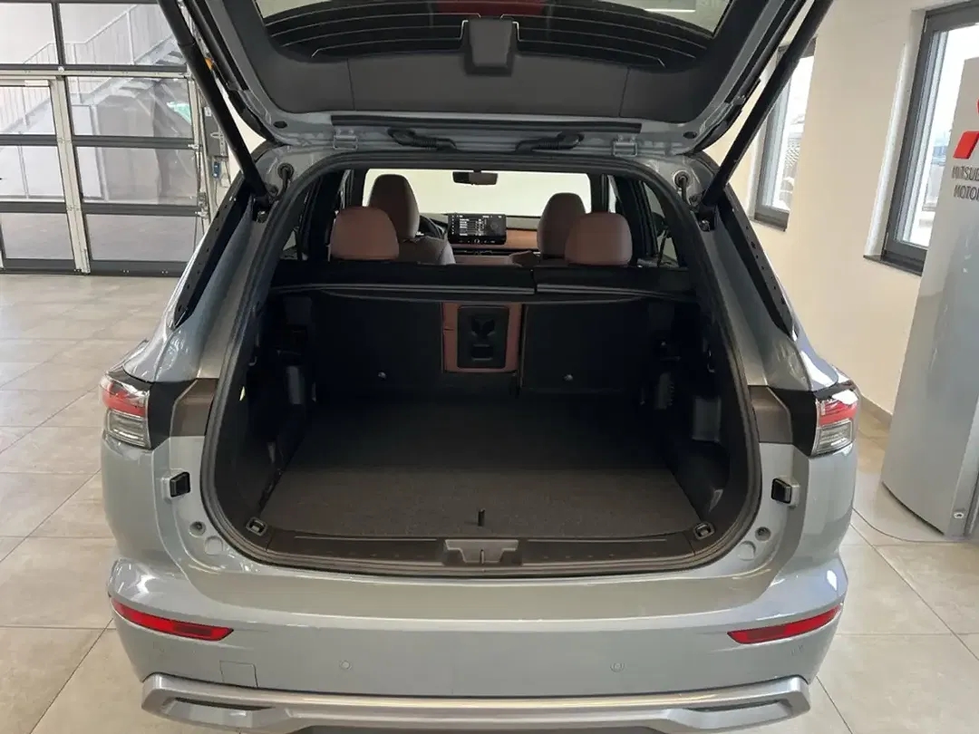 Mitsubishi Outlander - Thumbnail 6
