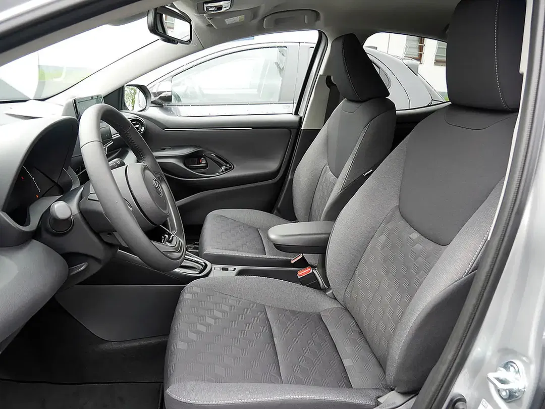 Toyota Yaris - Thumbnail 15