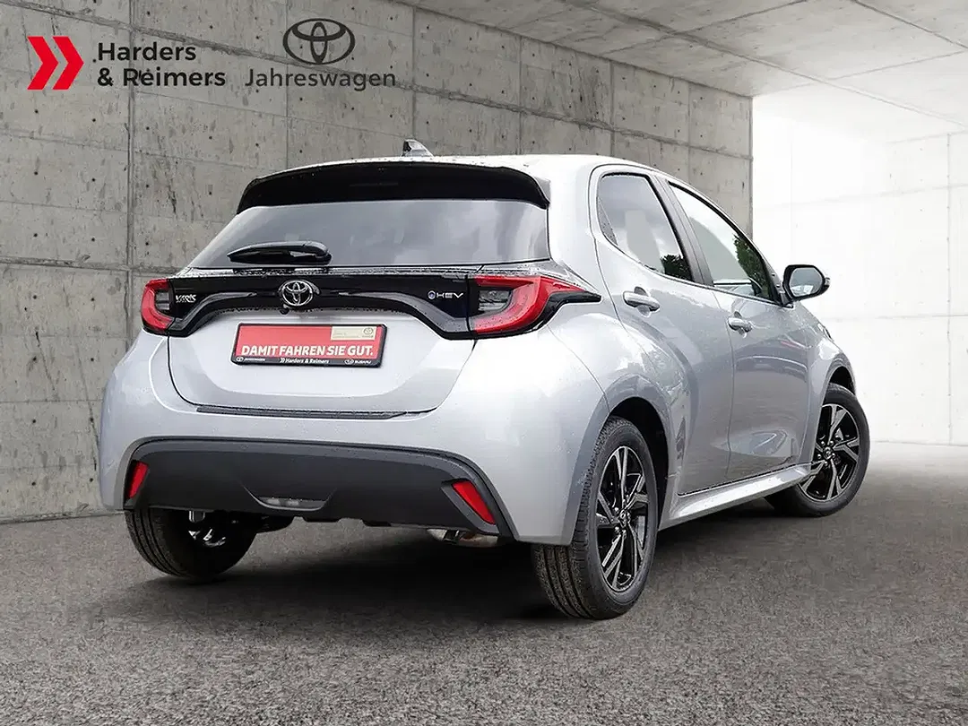 Toyota Yaris - Thumbnail 2