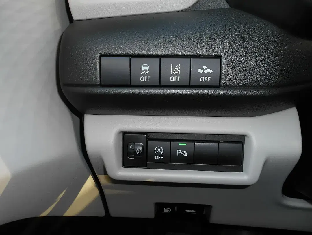 Suzuki Swift - Thumbnail 15