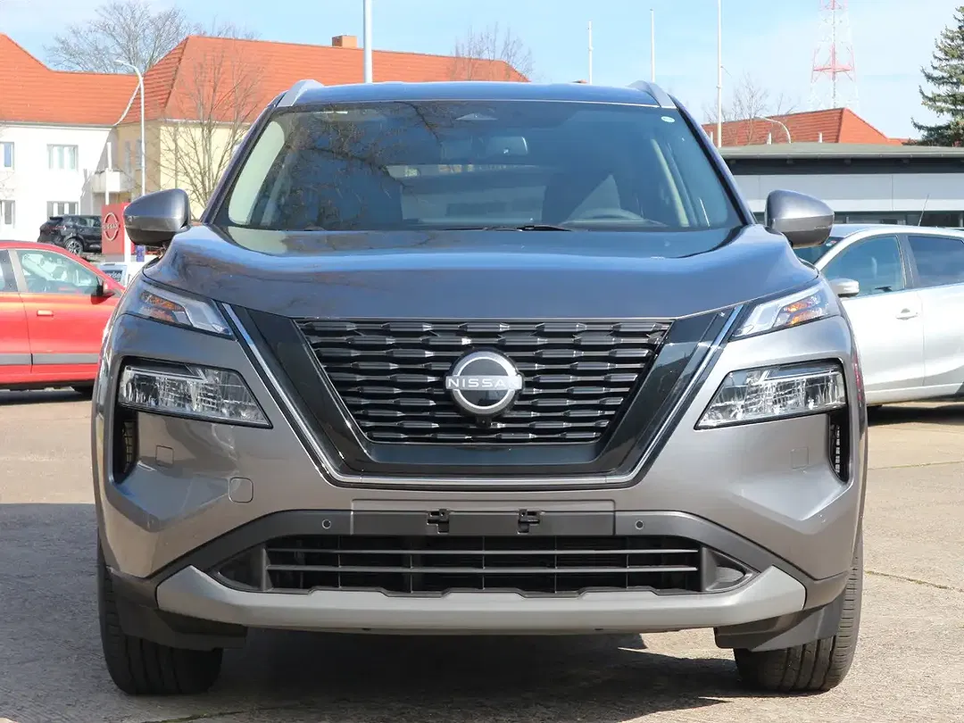 Nissan X-Trail - Thumbnail 1