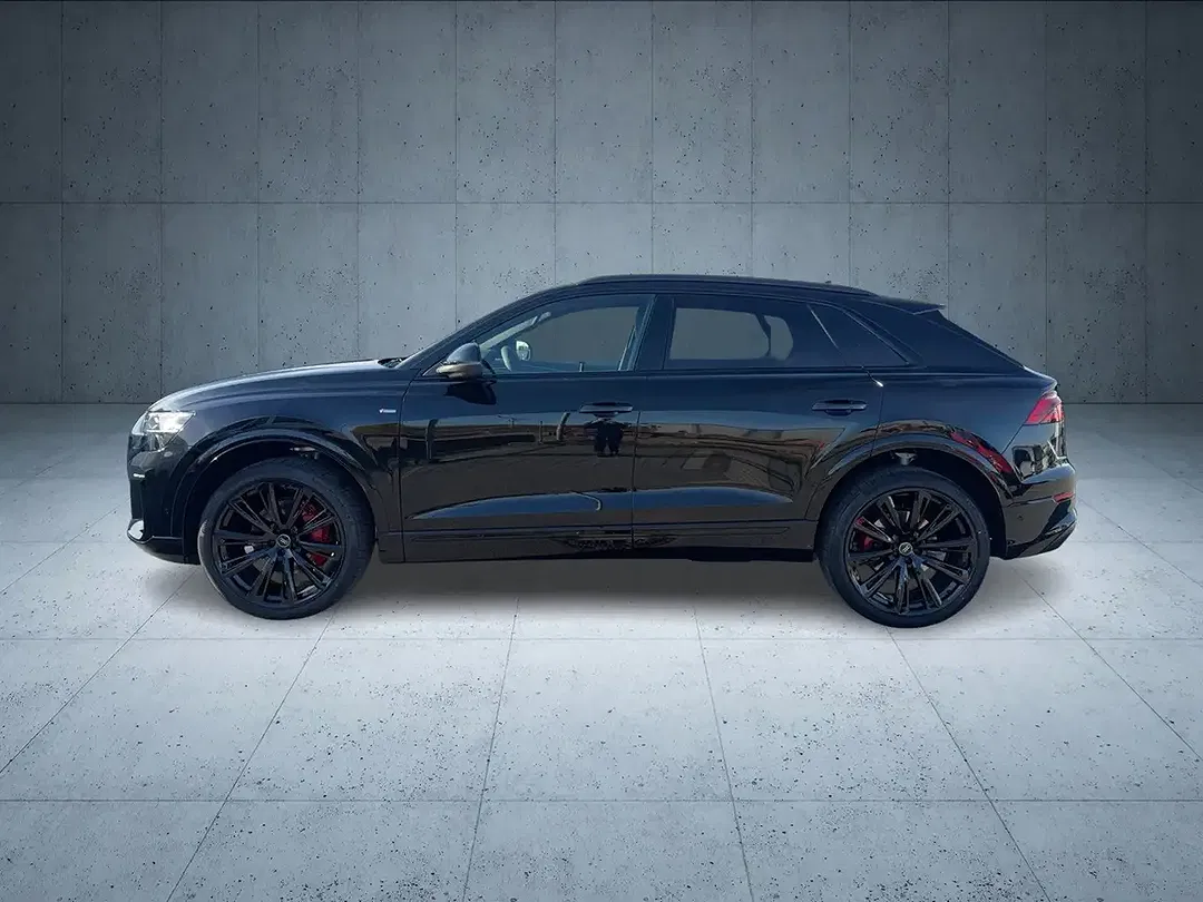 Audi Q8 - Thumbnail 2