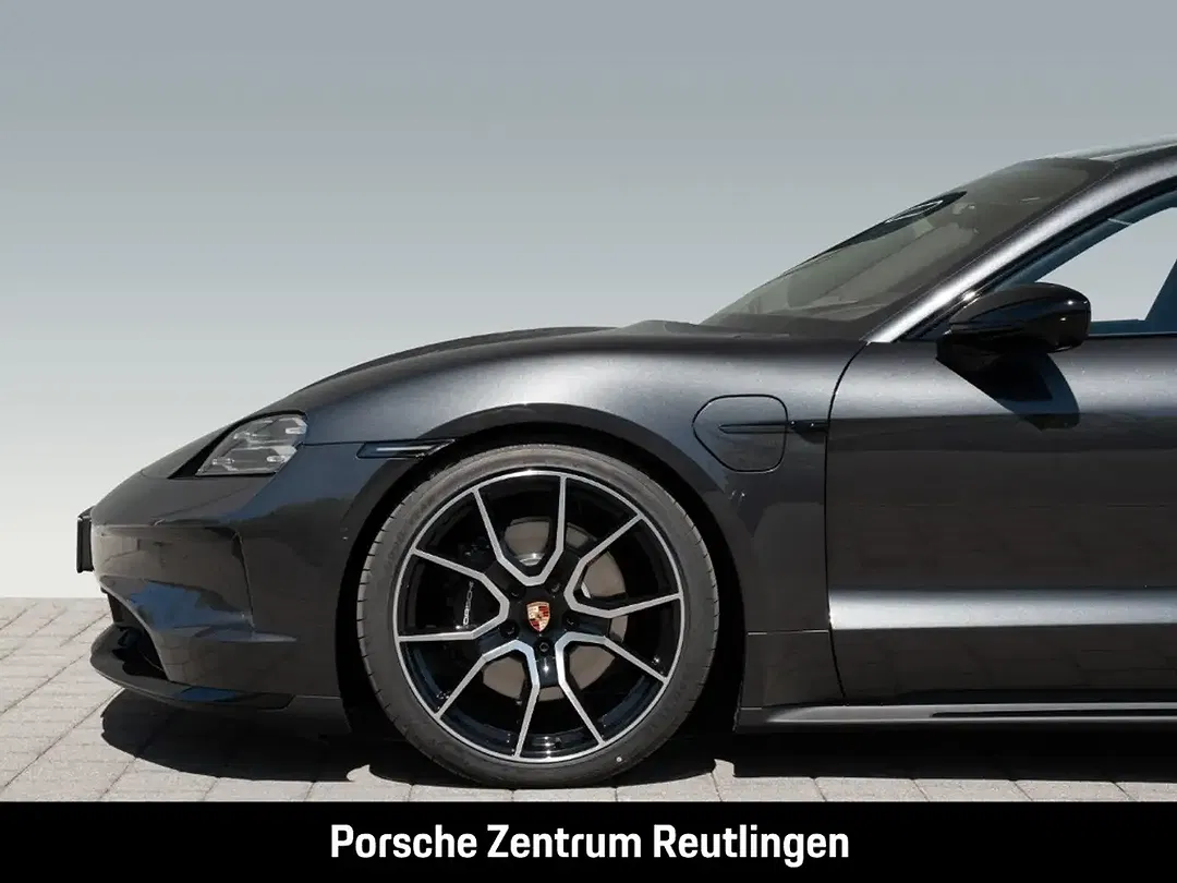 Porsche Taycan - Thumbnail 9