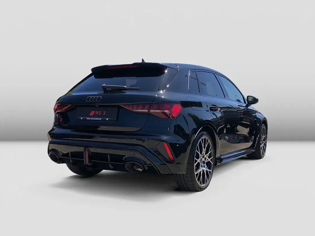 Audi RS3 - Thumbnail 3