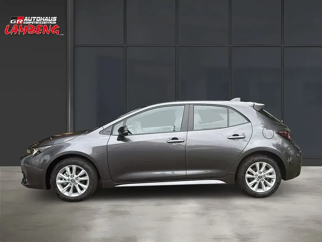 Toyota Corolla - Thumbnail 3