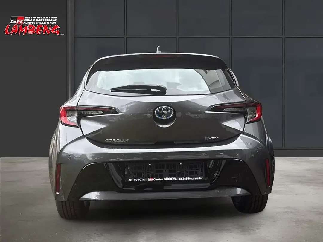 Toyota Corolla - Thumbnail 4