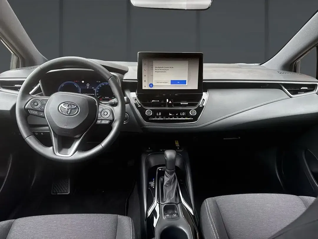 Toyota Corolla - Thumbnail 8