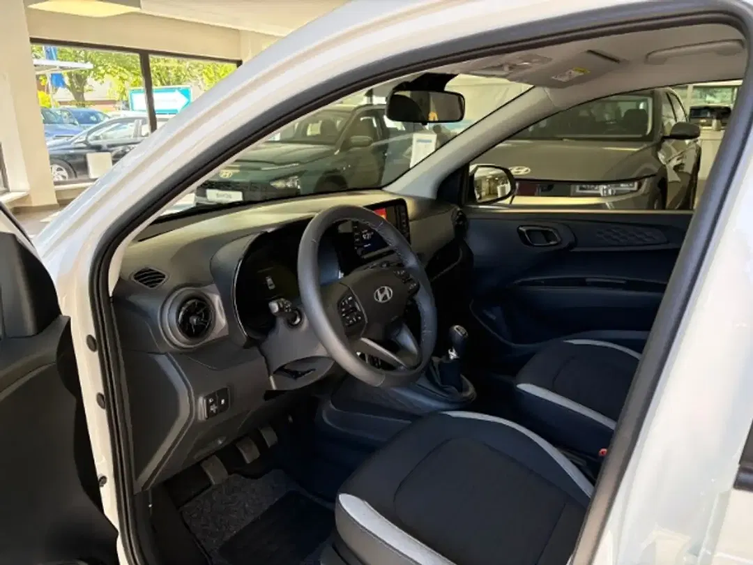 Hyundai i10 - Thumbnail 8