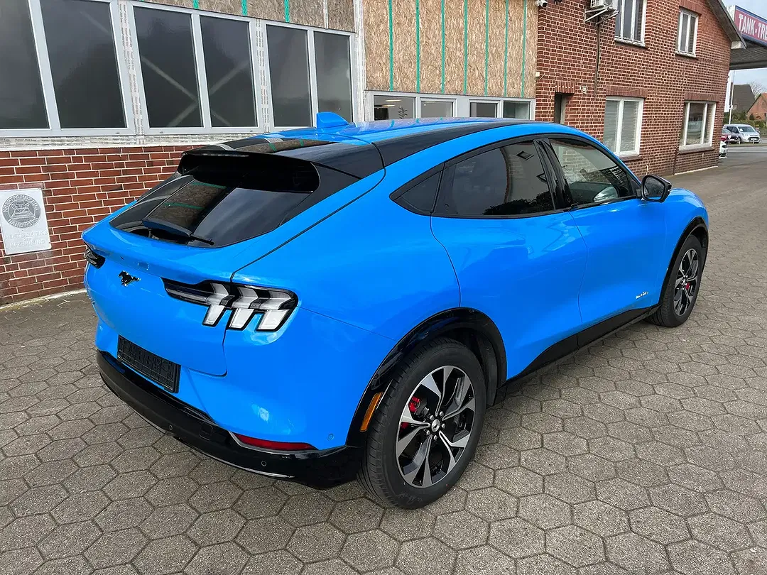 Ford Mustang - Thumbnail 5