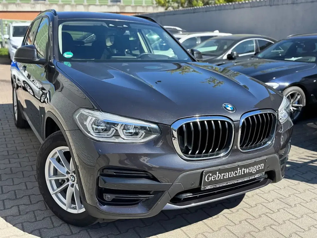 BMW X3 - Thumbnail 2