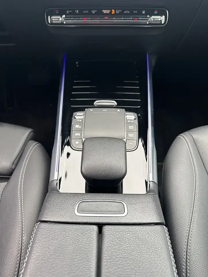 Mercedes-Benz EQB 250 - Thumbnail 15