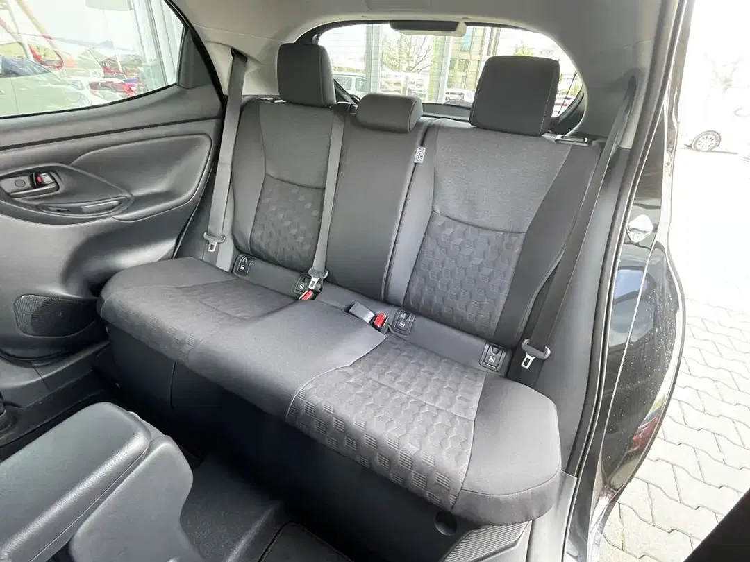 Toyota Yaris - Thumbnail 10