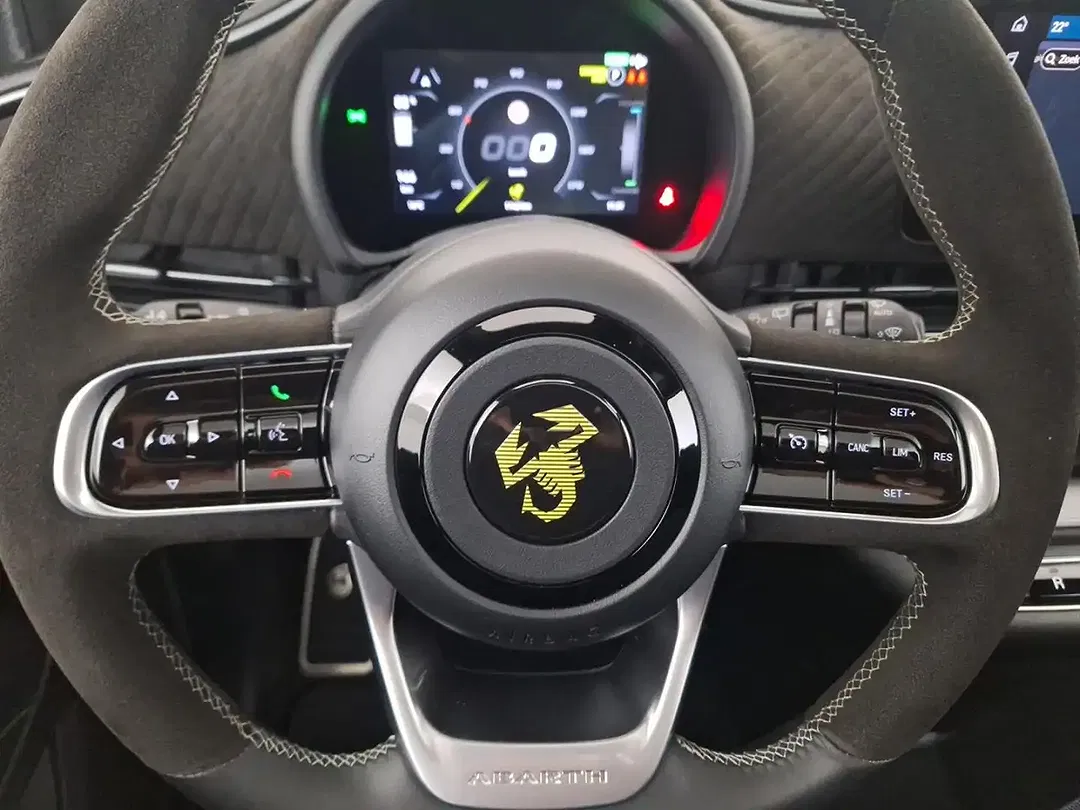 Abarth 500e - Thumbnail 11
