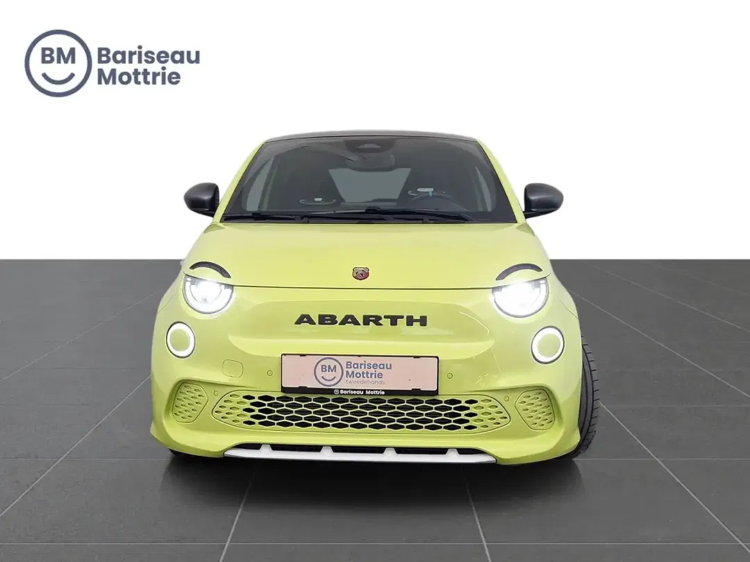 Abarth 500e - Thumbnail 2