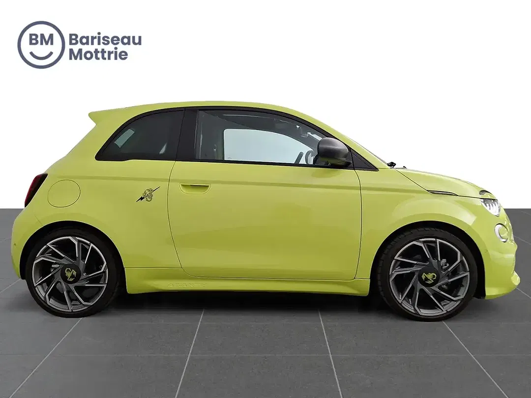 Abarth 500e - Thumbnail 3