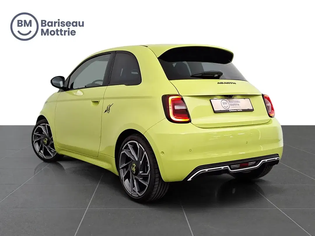 Abarth 500e - Thumbnail 4