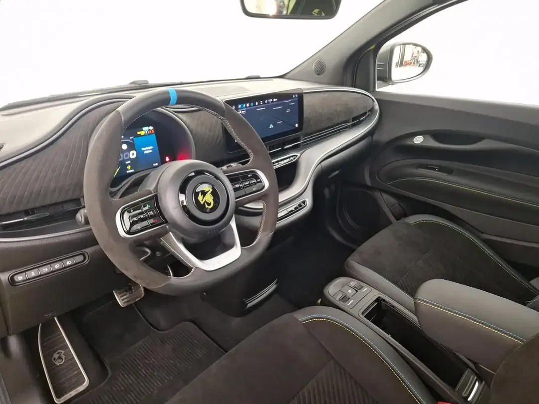 Abarth 500e - Thumbnail 7
