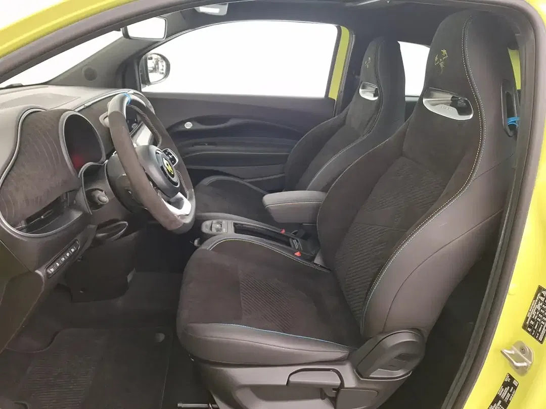 Abarth 500e - Thumbnail 8