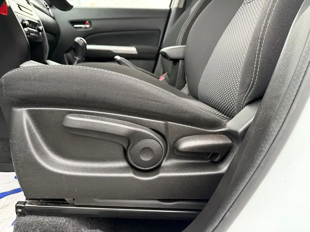 Suzuki Vitara - Thumbnail 10