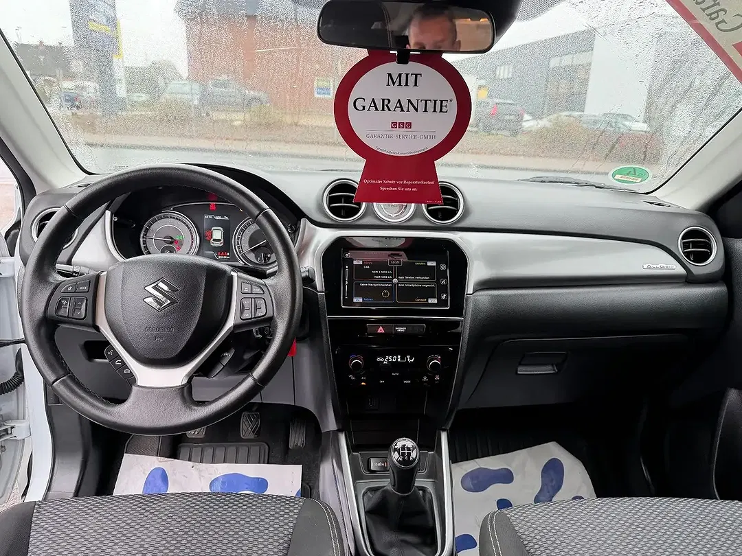 Suzuki Vitara - Thumbnail 12
