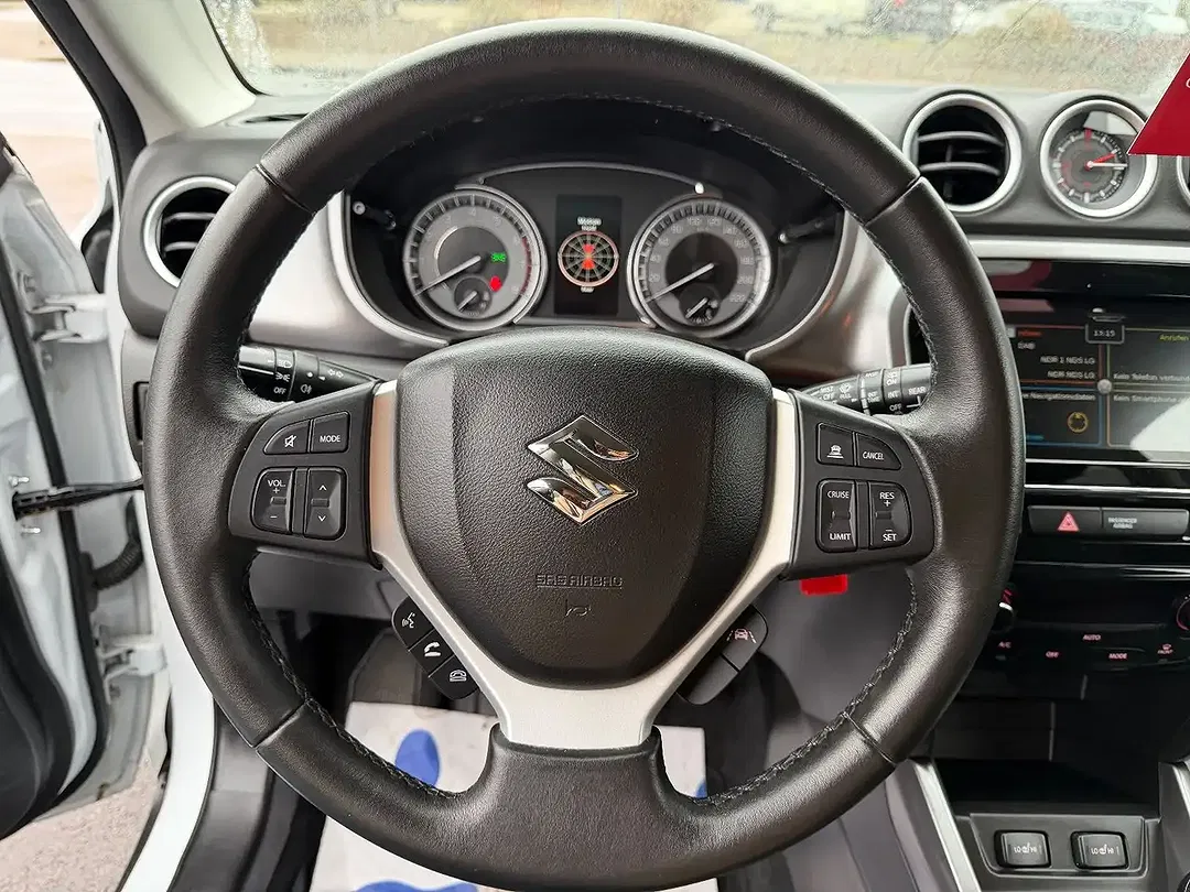 Suzuki Vitara - Thumbnail 13