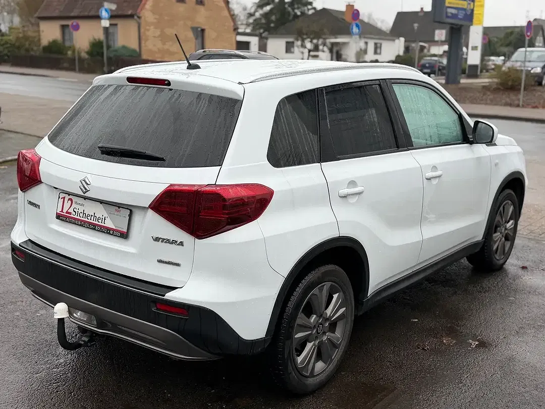 Suzuki Vitara - Thumbnail 3