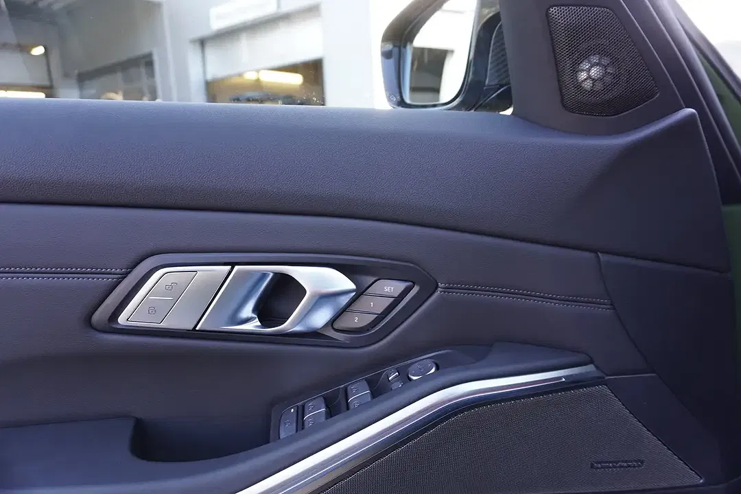 BMW M3 - Thumbnail 11