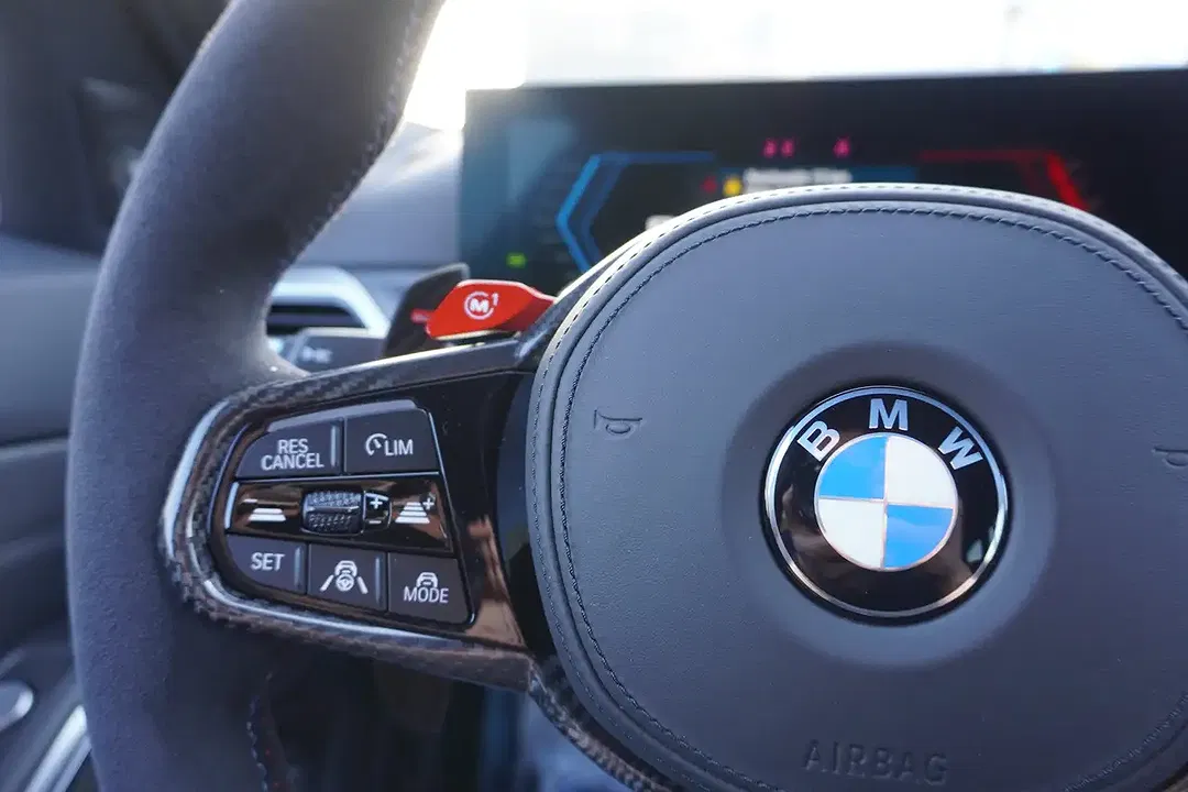 BMW M3 - Thumbnail 6