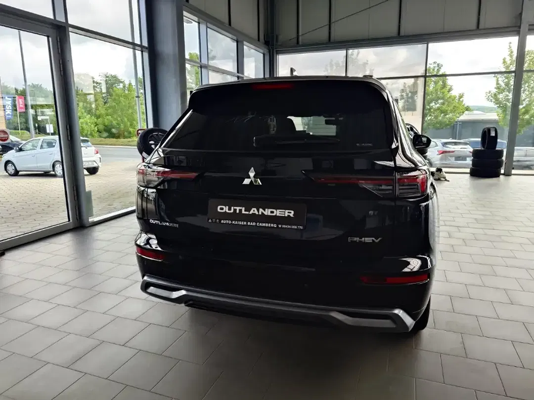 Mitsubishi Outlander - Thumbnail 5