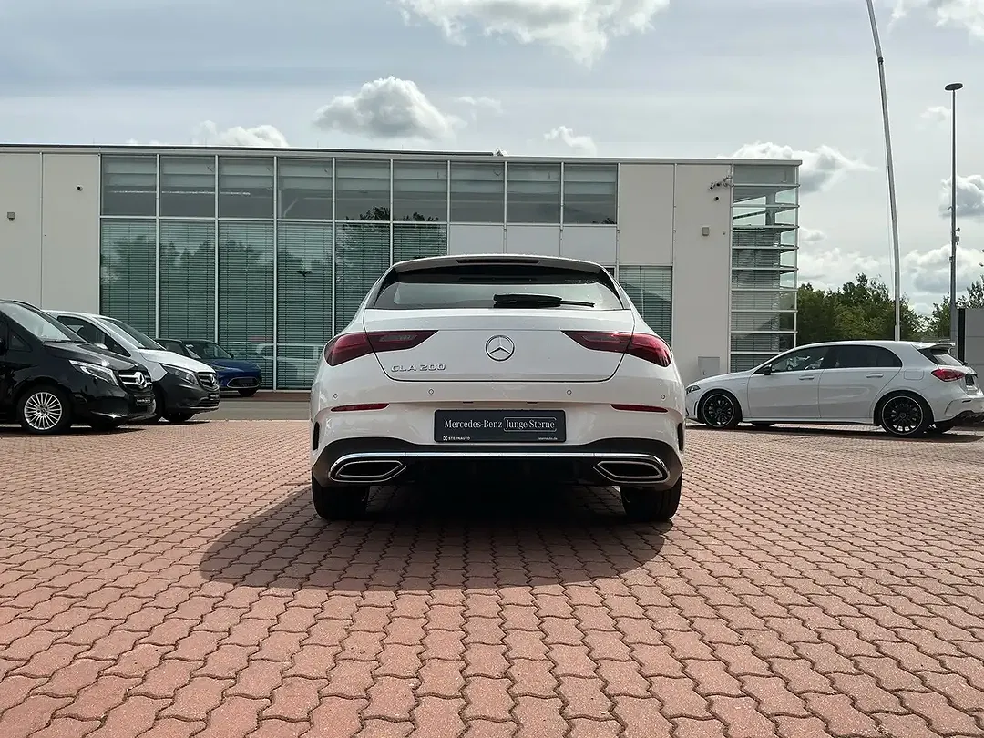 Mercedes-Benz CLA 200 - Thumbnail 4