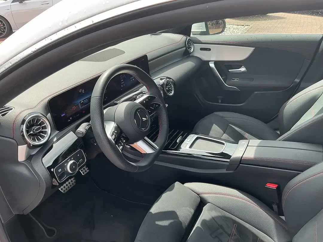 Mercedes-Benz CLA 200 - Thumbnail 8