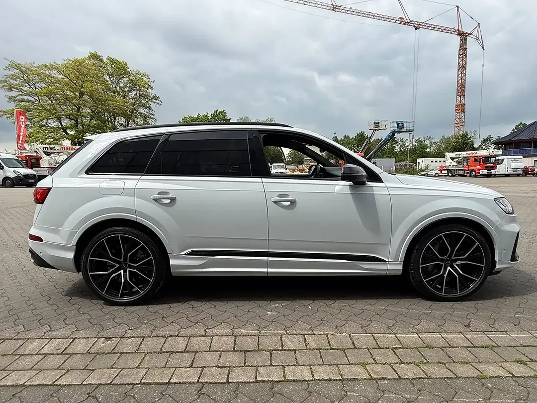 Audi SQ7 - Thumbnail 9