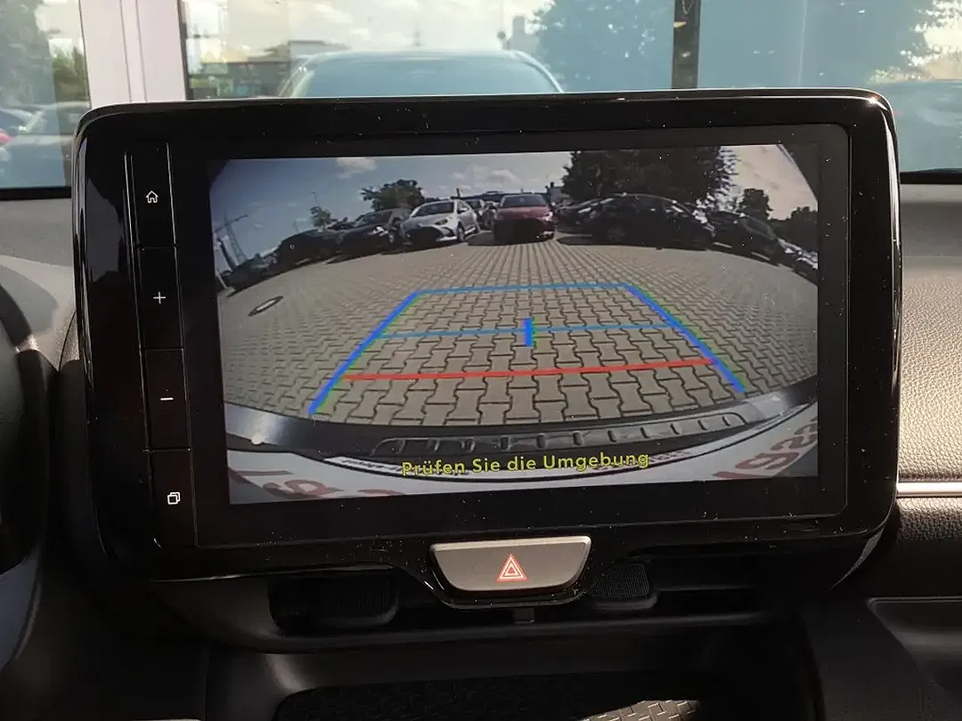 Toyota Yaris - Thumbnail 11