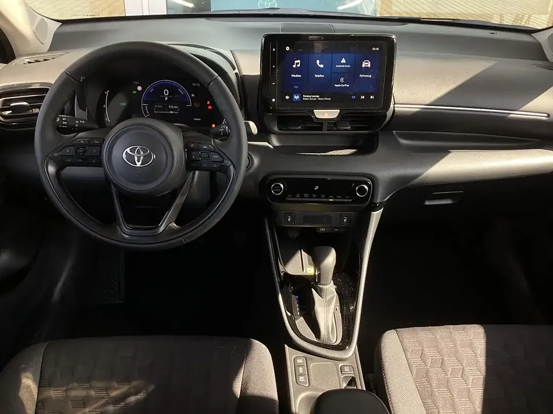 Toyota Yaris - Thumbnail 8