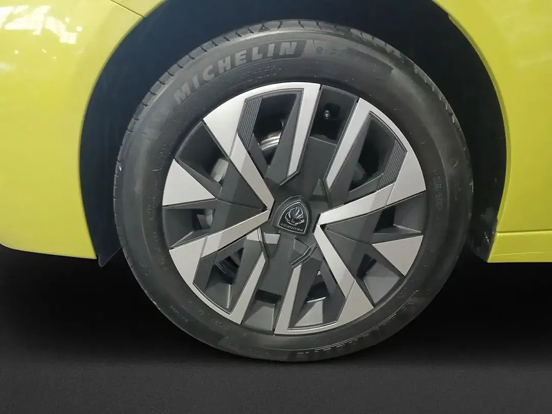 Peugeot 208 - Thumbnail 7