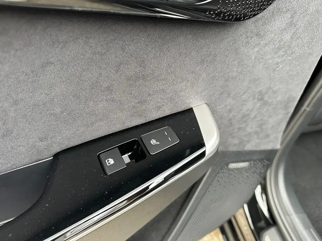 Kia EV6 - Thumbnail 12