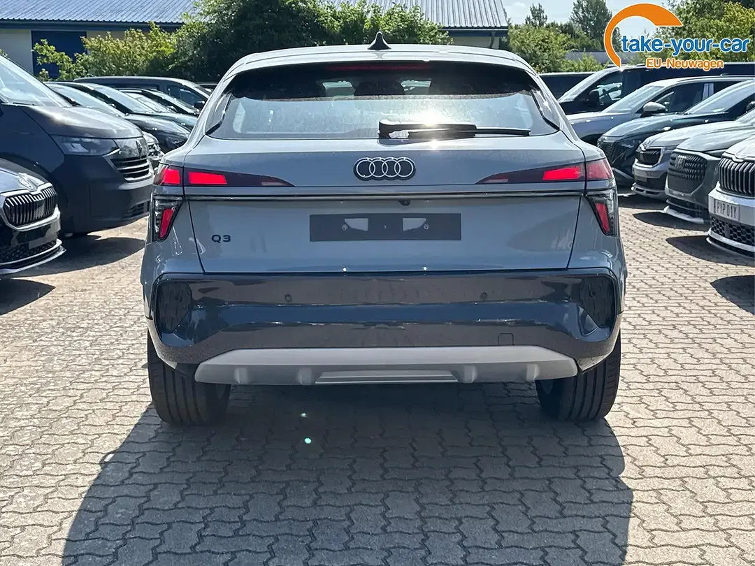 Audi Q3 - Thumbnail 4