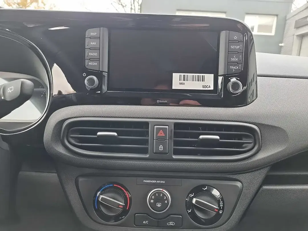 Hyundai i10 - Thumbnail 9