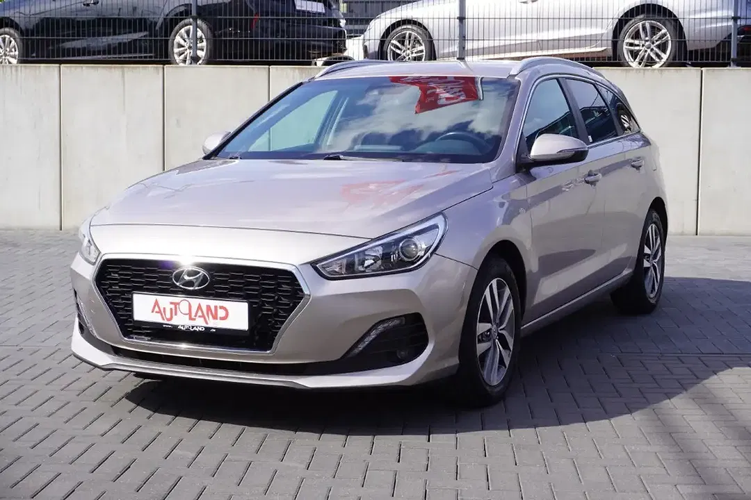 Hyundai i30 - Thumbnail 1