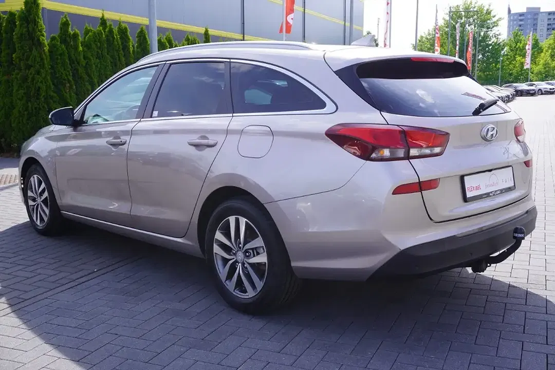 Hyundai i30 - Thumbnail 2
