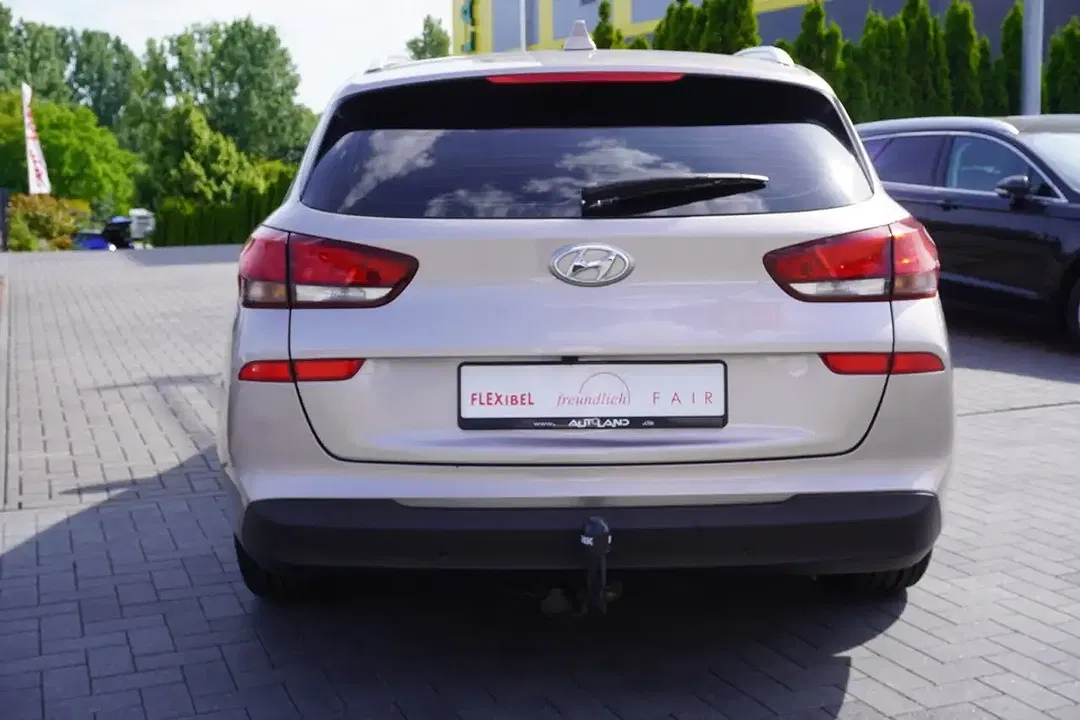 Hyundai i30 - Thumbnail 3