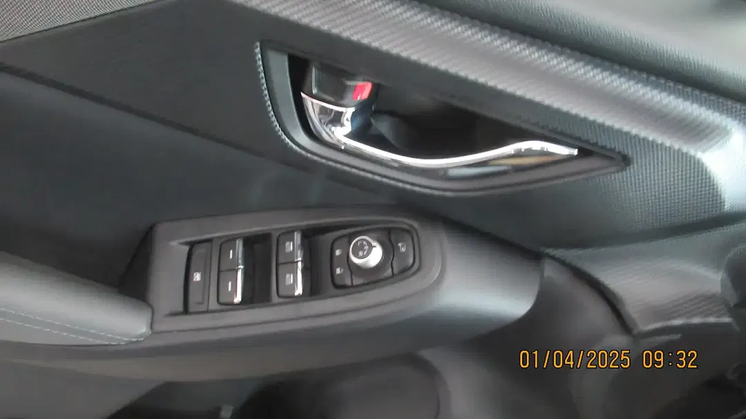 Subaru Crosstrek - Thumbnail 10