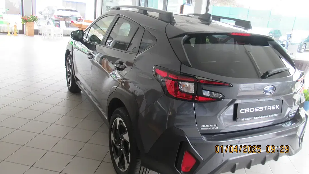 Subaru Crosstrek - Thumbnail 3