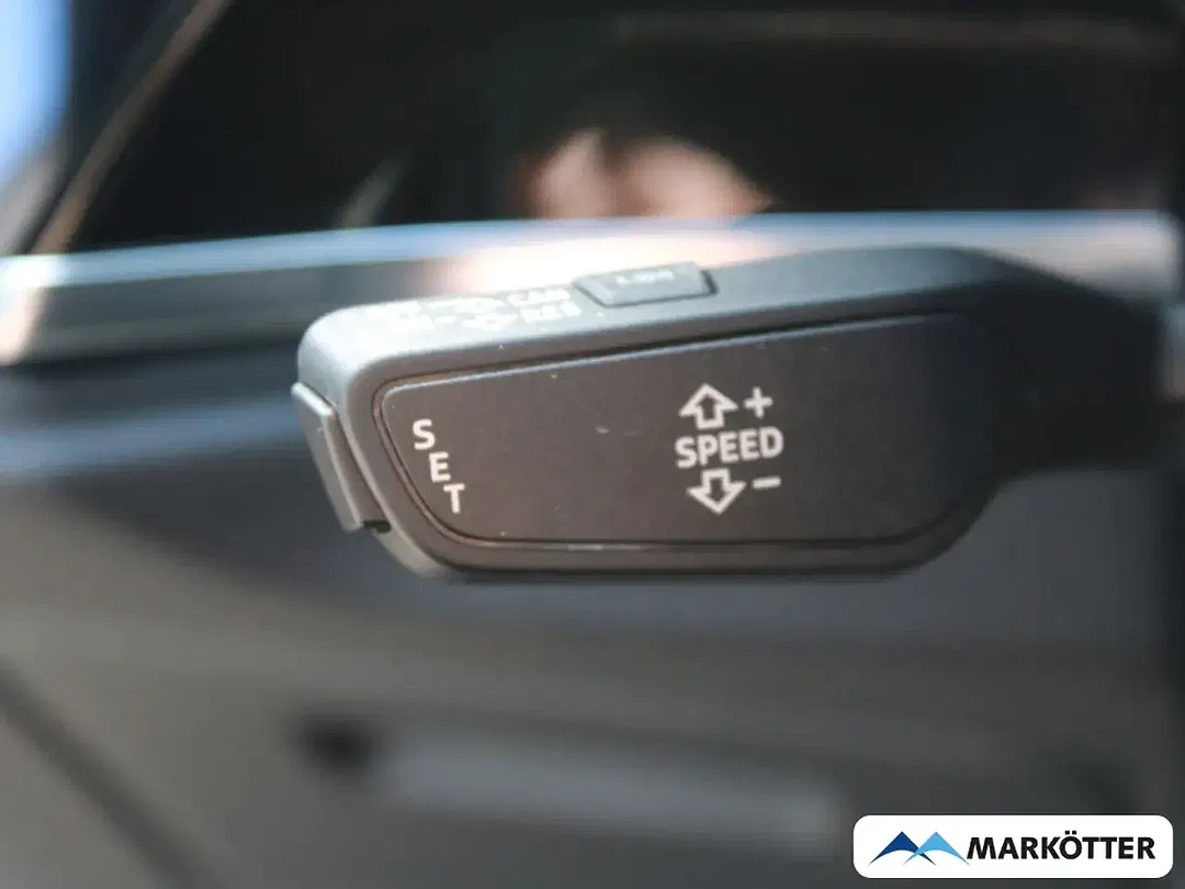 Audi Q3 - Thumbnail 10
