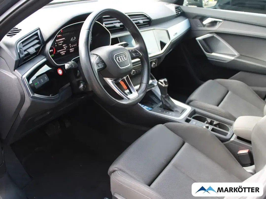 Audi Q3 - Thumbnail 5