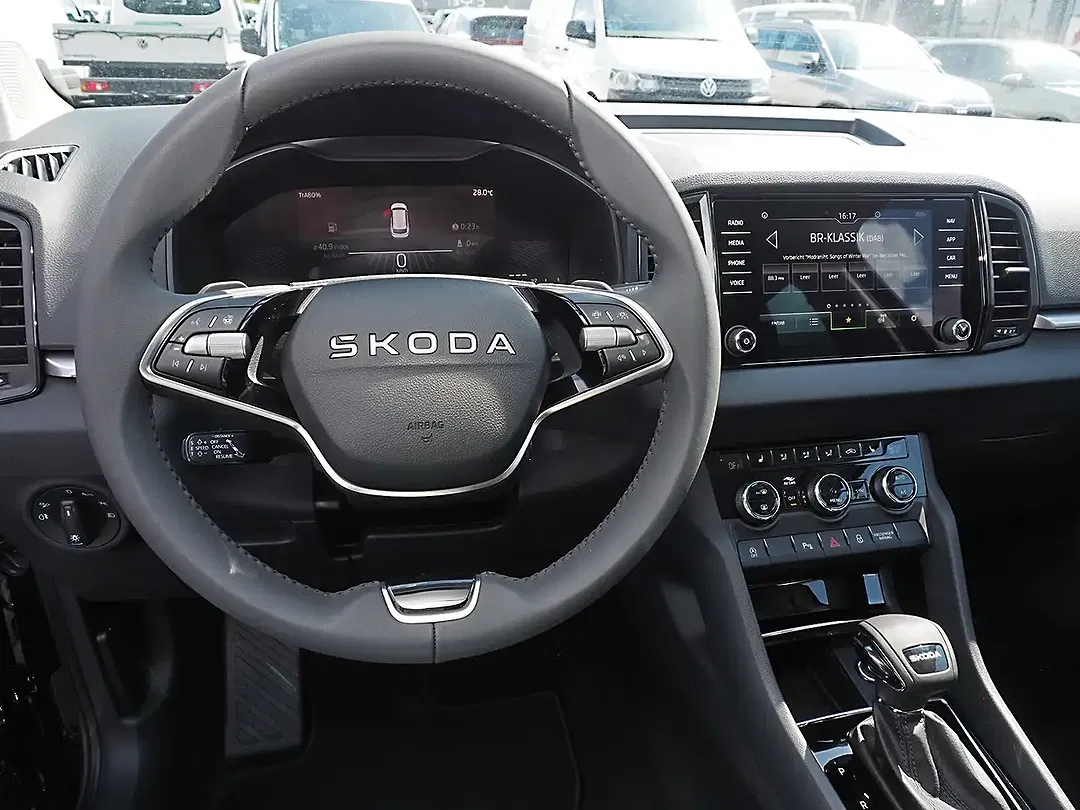 Skoda Karoq - Thumbnail 4