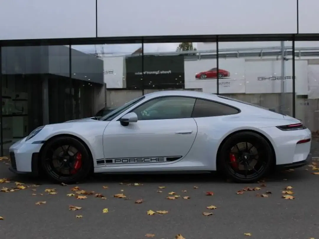 Porsche 992 - Thumbnail 2
