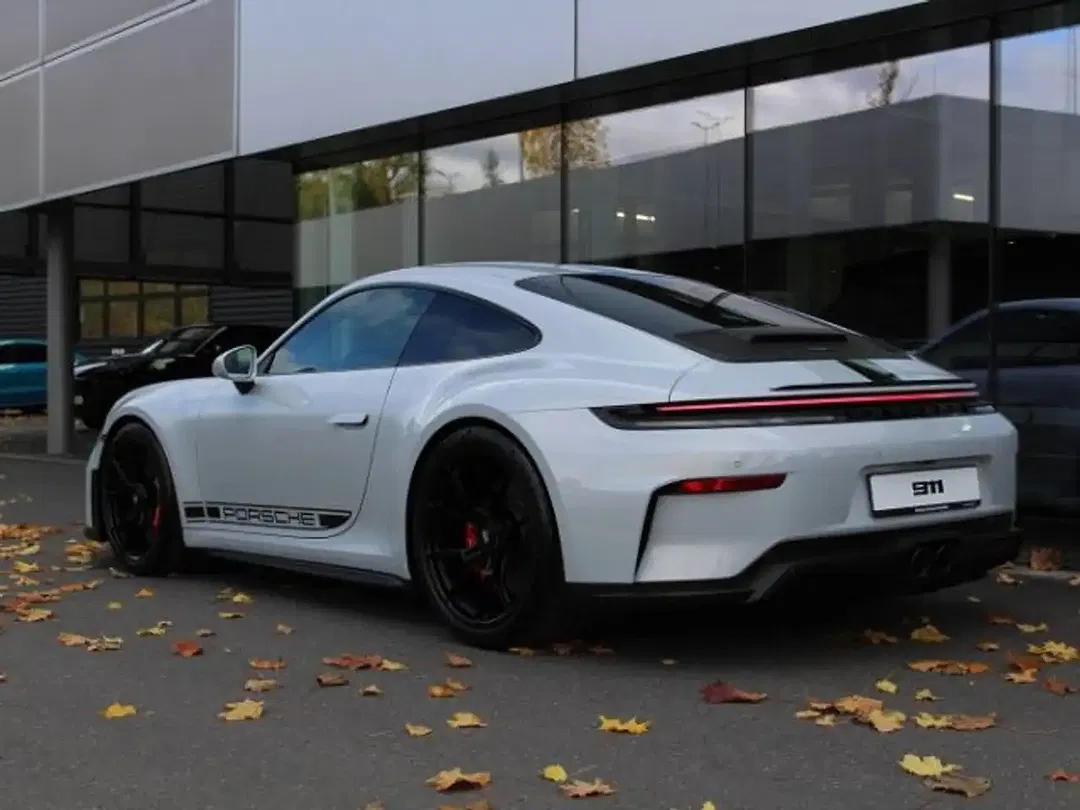Porsche 992 - Thumbnail 3