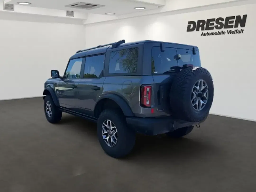Ford Bronco - Thumbnail 3