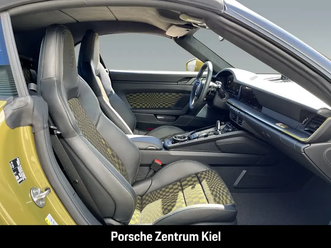 Porsche 992 - Thumbnail 8